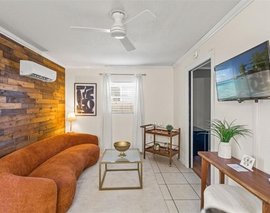 6010 N Dexter Avenue - Photo Thumbnail 10