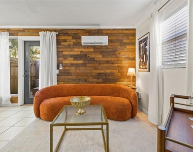 6010 N Dexter Avenue - Photo Thumbnail 13