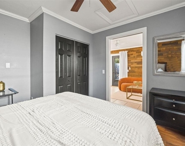 6010 N Dexter Avenue - Photo Thumbnail 15