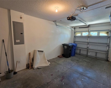 2425 Middleton Grove Drive - Photo Thumbnail 5
