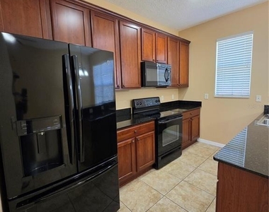 2425 Middleton Grove Drive - Photo Thumbnail 16