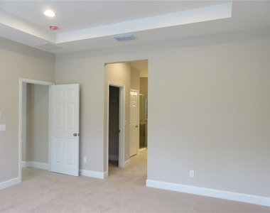 8813 Tropical Palm Drive - Photo Thumbnail 7