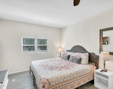 1112 S Prospect Avenue - Photo Thumbnail 19