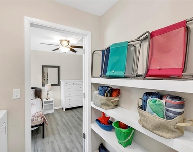 1112 S Prospect Avenue - Photo Thumbnail 17