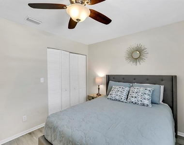 1112 S Prospect Avenue - Photo Thumbnail 5