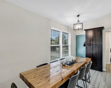 1112 S Prospect Avenue - Photo Thumbnail 11