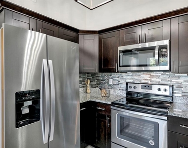 1112 S Prospect Avenue - Photo Thumbnail 15