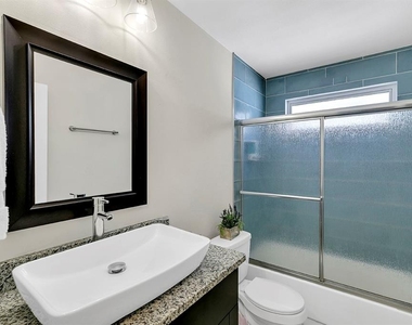 1112 S Prospect Avenue - Photo Thumbnail 6