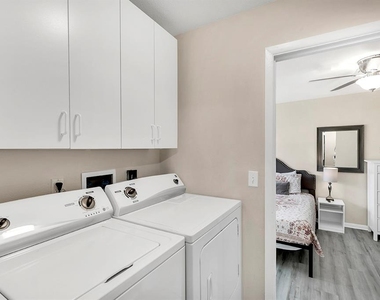 1112 S Prospect Avenue - Photo Thumbnail 16
