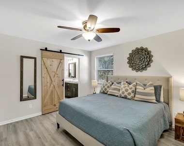 1112 S Prospect Avenue - Photo Thumbnail 7