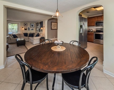 1037 18th Avenue N - Photo Thumbnail 11