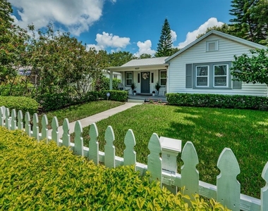 1037 18th Avenue N - Photo Thumbnail 2