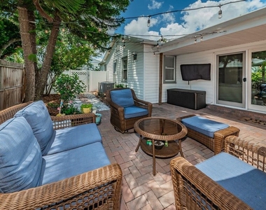 1037 18th Avenue N - Photo Thumbnail 20