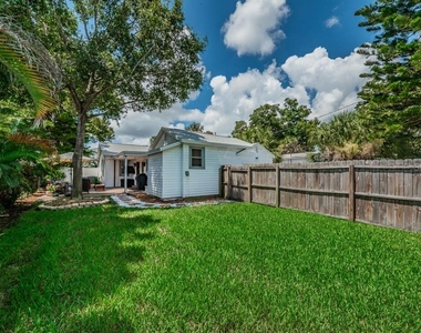 1037 18th Avenue N - Photo Thumbnail 23