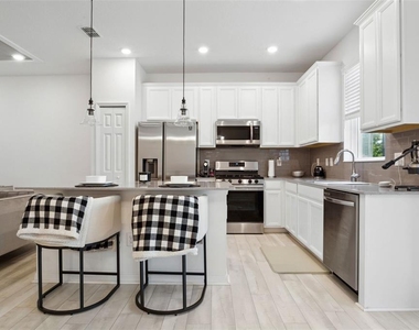 5732 Skytop Drive - Photo Thumbnail 6
