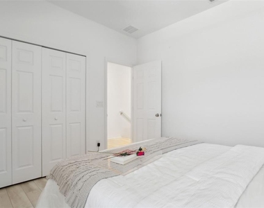 5732 Skytop Drive - Photo Thumbnail 13