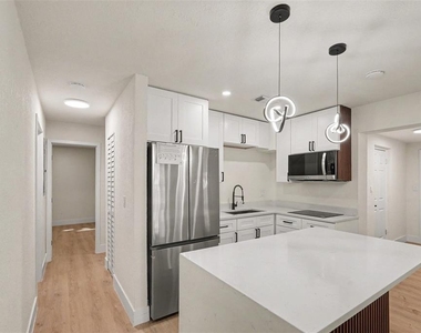 3306 W Wyoming Avenue - Photo Thumbnail 5
