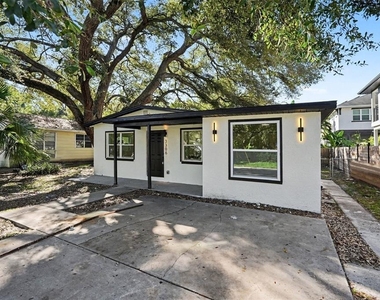 3306 W Wyoming Avenue - Photo Thumbnail 1