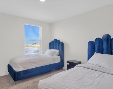 5440 Logan Cave Avenue - Photo Thumbnail 18
