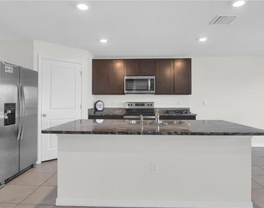 5440 Logan Cave Avenue - Photo Thumbnail 16