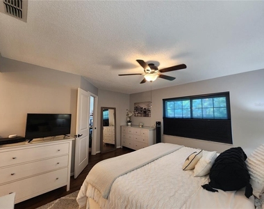 2400 Winding Creek Boulevard - Photo Thumbnail 13