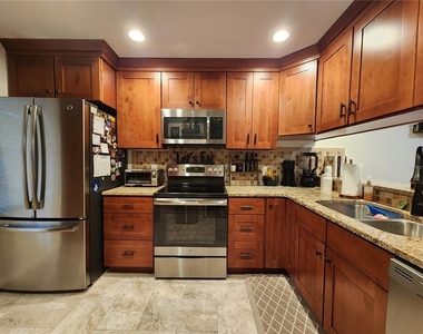 2400 Winding Creek Boulevard - Photo Thumbnail 2
