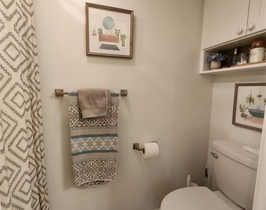 2400 Winding Creek Boulevard - Photo Thumbnail 16