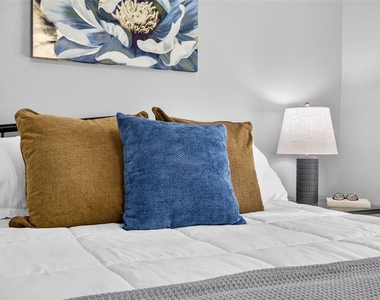 2699 Macklin Court - Photo Thumbnail 23