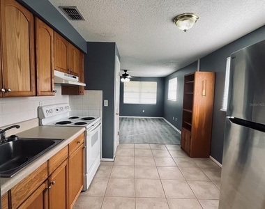 5452 Lisa Circle - Photo Thumbnail 9