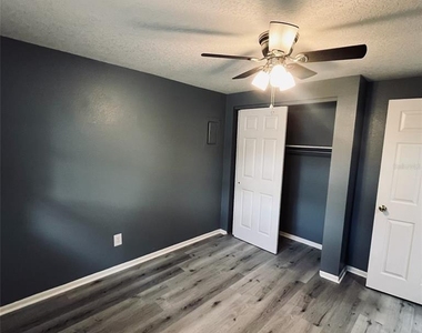5452 Lisa Circle - Photo Thumbnail 27