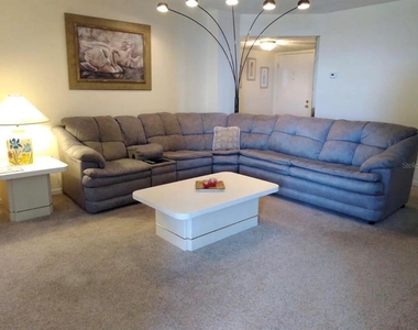660 Island Way - Photo Thumbnail 5