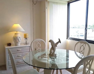 660 Island Way - Photo Thumbnail 6