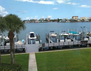 660 Island Way - Photo Thumbnail 2