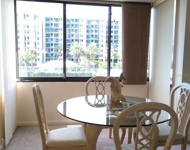 660 Island Way - Photo Thumbnail 7