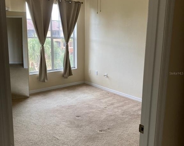 5500 Metrowest Boulevard - Photo Thumbnail 4