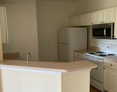 5500 Metrowest Boulevard - Photo Thumbnail 8