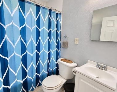703 Avenue L Se - Photo Thumbnail 12