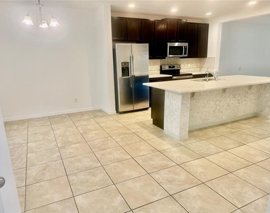 251 Annabelle Way - Photo Thumbnail 5