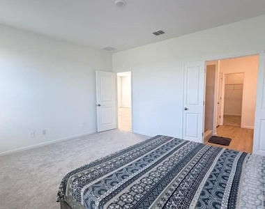 4389 Vibernum Avenue - Photo Thumbnail 17