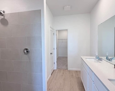 4389 Vibernum Avenue - Photo Thumbnail 18