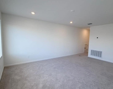 4389 Vibernum Avenue - Photo Thumbnail 26