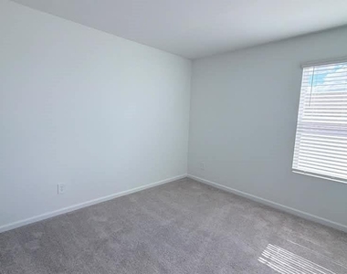 4389 Vibernum Avenue - Photo Thumbnail 27