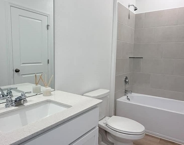 4389 Vibernum Avenue - Photo Thumbnail 11