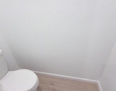 4389 Vibernum Avenue - Photo Thumbnail 13