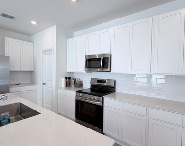 4389 Vibernum Avenue - Photo Thumbnail 5