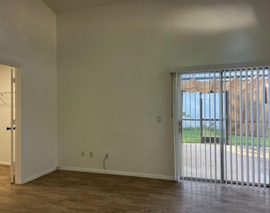 1569 Avleigh Circle - Photo Thumbnail 17