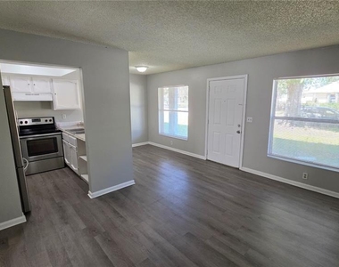 1802 Barton Drive - Photo Thumbnail 2