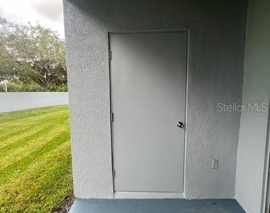 2982 Ashland Lane - Photo Thumbnail 11
