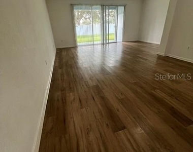 2982 Ashland Lane - Photo Thumbnail 7