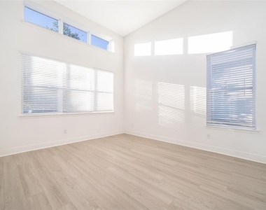 7935 Nemours Parkway - Photo Thumbnail 23